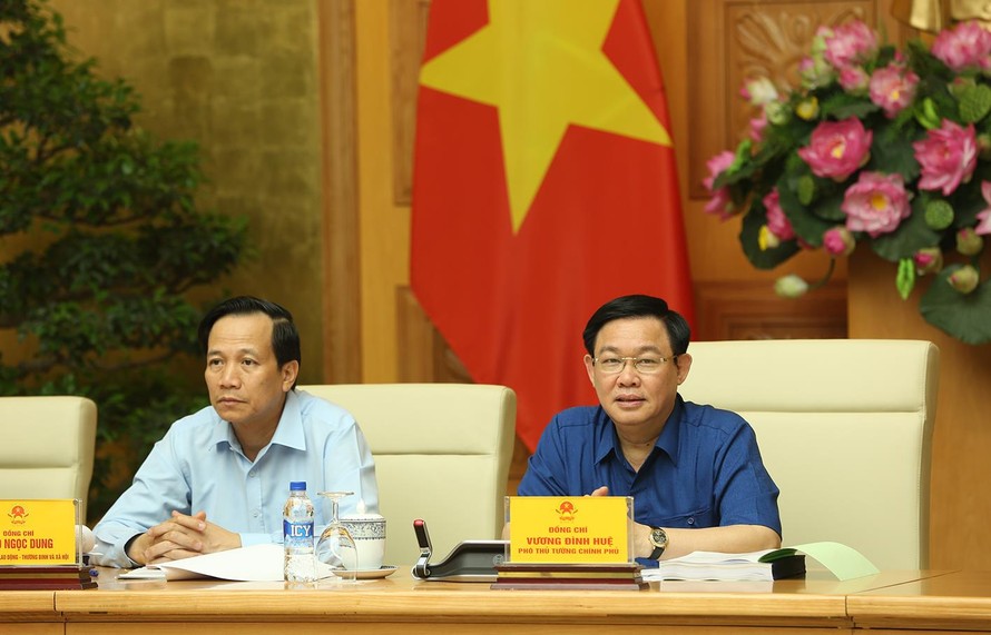 Phó Thủ tướng Vương Đình Huệ phát biểu tại cuộc họp. - Ảnh: VGP/Thành Chung