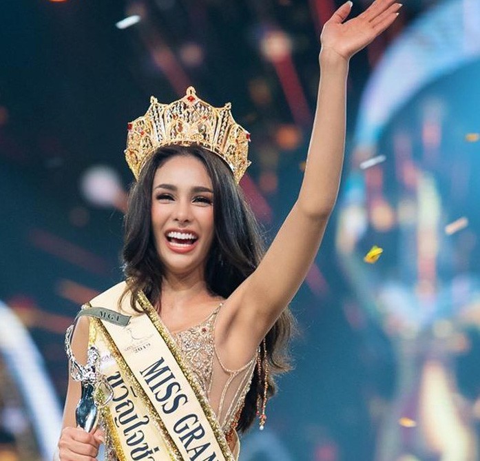 Showbiz 14/7: Hoa hậu Hòa bình Thái Lan 2019 bị chỉ trích dữ dội sau đăng quang