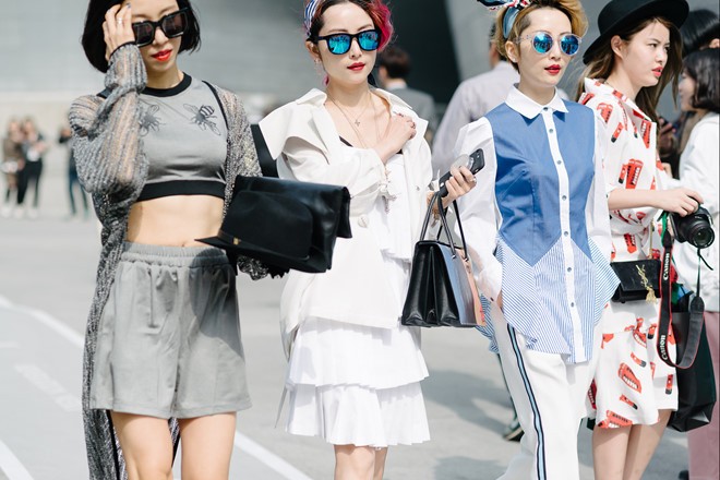 Nữ giới nhiều tiền tại Hàn Quốc thường chi mạnh tay cho việc sắm sửa quần áo hàng hiệu. Ảnh: Vogue. 