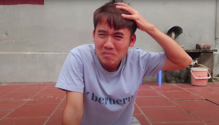 Showbiz 17/10: Con trai Bà Tân Vlog đăng clip khóc lóc sau 2 lần bị xử phạt