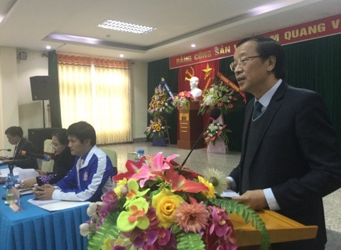 Chủ tịch tỉnh Lạng Sơn Phạm Ngọc Thưởng chân tình, cởi mở trao đổi với thanh niên .Ảnh: Duy Chiến
