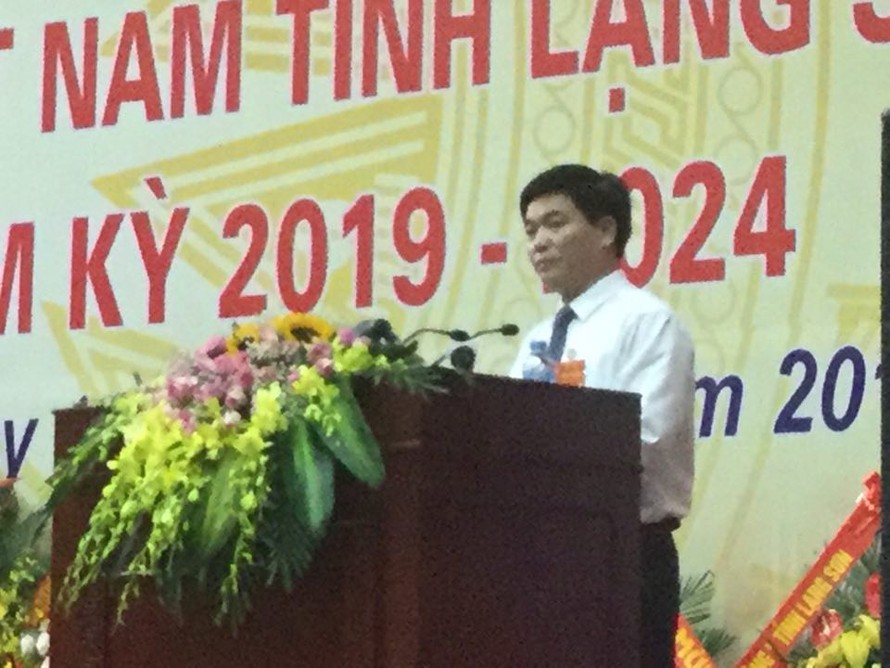 Ông Nông Dương Chấn, tân Chủ tịch Ủy ban MTTQ tỉnh Lạng Sơn phát biểu nhận nhiệm vụ .Ảnh: Duy Chiến