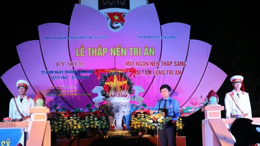 Anh Nguyễn Tuấn Nam, Bí thư Tỉnh đoàn Lạng Sơn phát biểu tri ân .Ảnh: Thanh Tâm