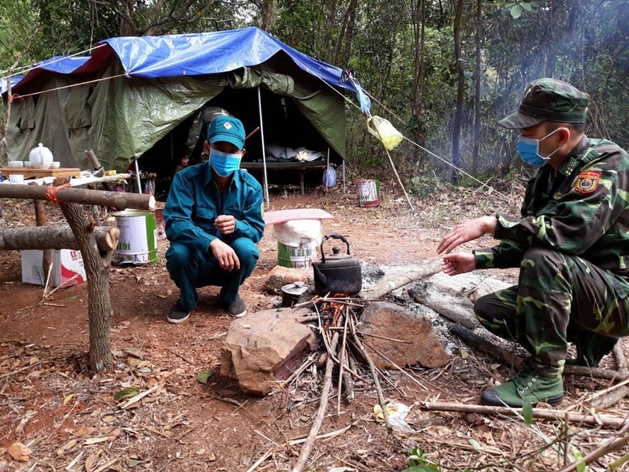 Những hình ảnh thường ngày tại chốt gác chống dịch Covid-19 khu vực Cốc Nam (huyện Văn Lãng, Lạng Sơn) .Ảnh: Duy Chiến