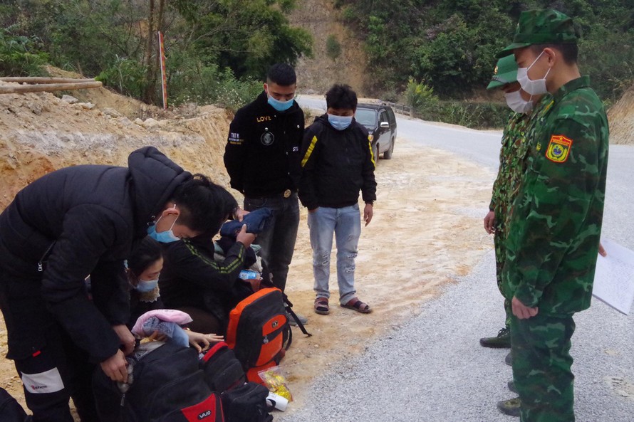 Lực lượng biên phòng Ba Sơn ngăn chặn 14 công dân nhập cảnh trái phép, sáng ngày 16/1 .Ảnh: Vi Toàn 