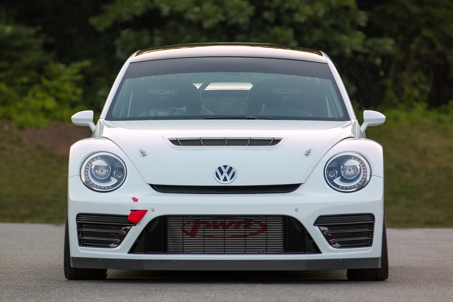 Volkswagen Beetle nhanh hơn cả siêu xe Bugati Veyron