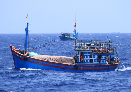 Tàu cá của ngư dân Việt Nam đánh bắt hải sản quanh khu vực biển thuộc chủ quyền Việt Nam trên Biển Đông.