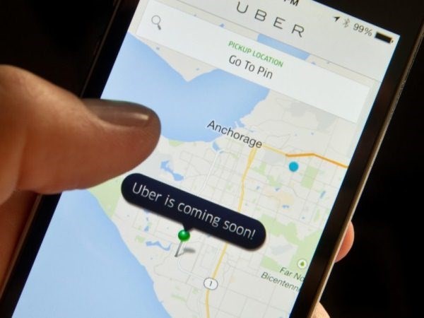 Dịch vụ taxi thông qua phần mềm ứng dụng Uber. (Ảnh: adn.com)