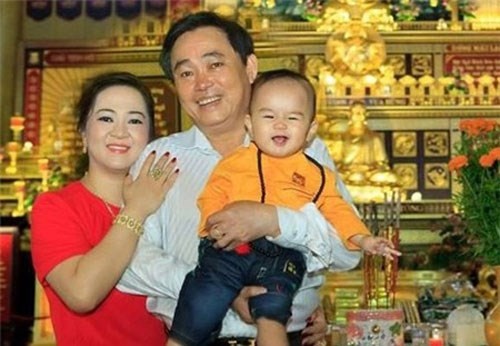 Nhận được quyền thừa kế khối tài sản khổng lồ của ông chủ Đại Nam, cậu bé Hằng Hữu đã trở thành tỷ phú nhỏ tuổi nhất tại Việt Nam, tính đến thời điểm hiện tại