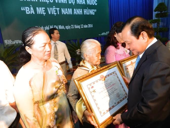 TPHCM: Vinh danh 88 Mẹ Việt Nam anh hùng