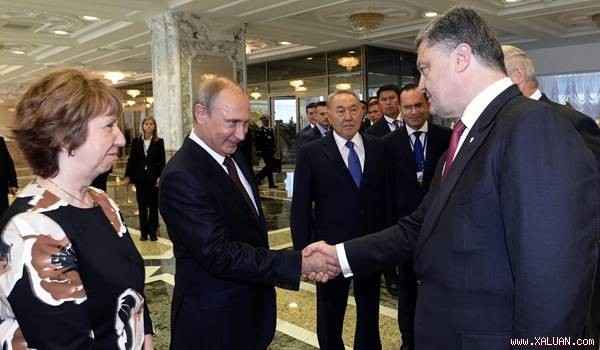  Ông Poroshenko không nói chuyện Crimea khi gặp ông Putin