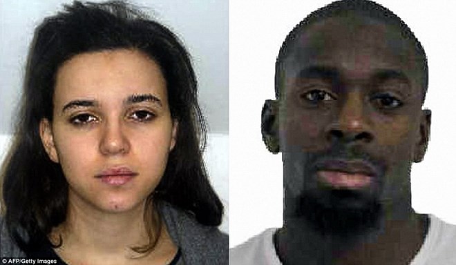 Hayat Boumeddiene (trái) đang bị truy nã. (Nguồn: DM) 