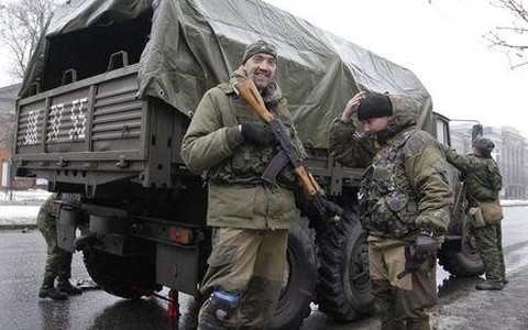 Mỹ xem xét cung cấp vũ khí cho Ukraine: Nga, Đức nói gì?