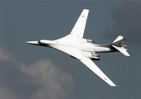 Máy bay ném bom chiến lược Tu-160 của Nga - Ảnh: Reuters