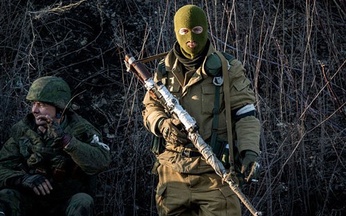 Phe đối lập ở miền Đông Ukraine (ảnh: AP)