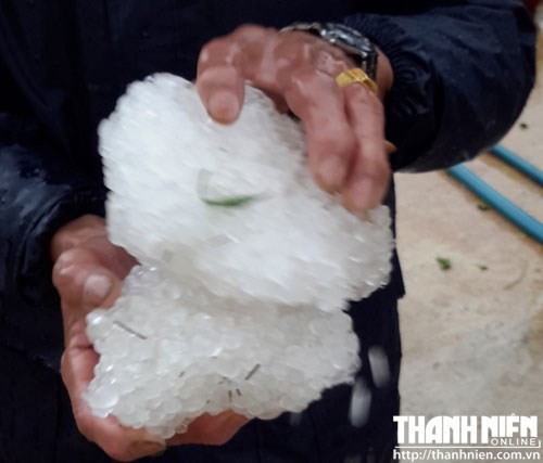 Mưa đá kèm lốc xoáy tàn phá Lâm Đồng