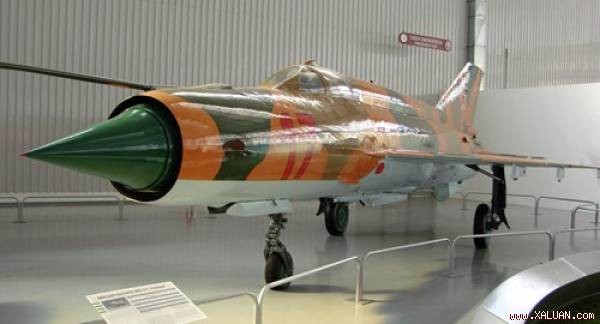 Tiêm kích MiG-21. 