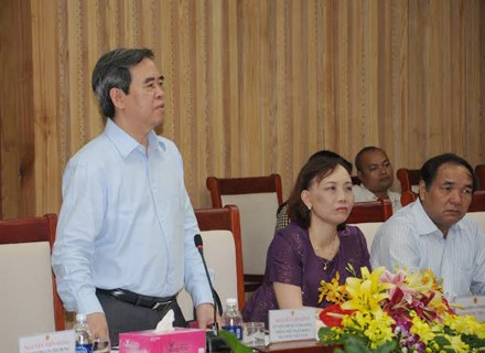 Thống đốc Nguyễn Văn Bình chỉ đạo ngành ngân hàng phối hợp với địa phương xây dựng các dự án lớn và thực hiện công tác an sinh xã hội, giúp đỡ người dân Nghệ An.