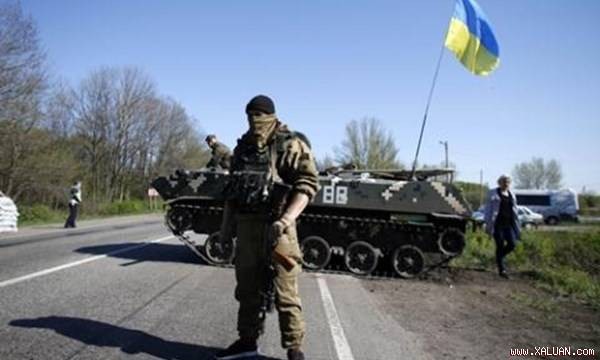Binh sĩ Ukraine tham chiến tại miền Đông.