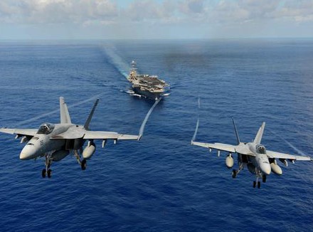 Hải quân Trung Quốc đã có hành động đe dọa 4 chiếc F-18 Super Hornet của Hải quân Mỹ trên quần đảo Kalayaan ở Biển Đông.