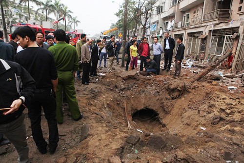 Hiện trường vụ nổ nghi do bom.