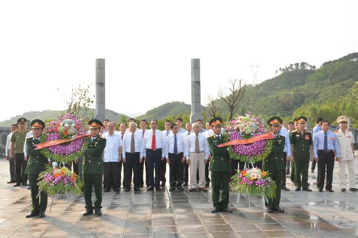 Tổng Bí thư Nguyễn Phú Trọng cùng lãnh đạo các bộ, ban ngành tại Khu lưu niệm Tổng Bí thư Hà Huy Tập.