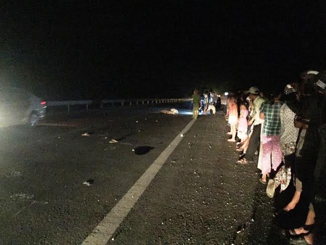 Hiện trường tai nạn chết người tại đường tránh thành phố Huế tối 28/5. Ảnh: Thành Quang 
