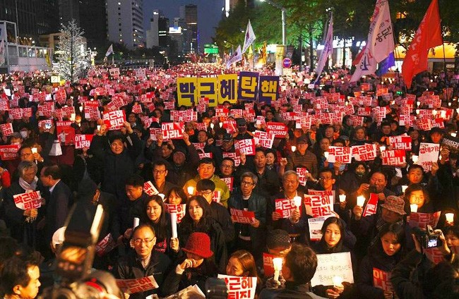 Biểu tình yêu cầu Tổng thống Hàn Quốc từ chức