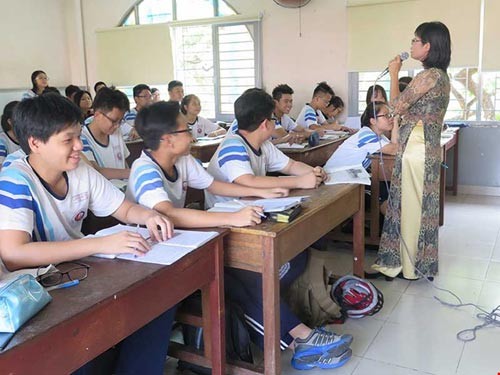 Một tiết ôn tập cho học sinh lớp 9 tại Trường THCS Trần Văn Ơn, quận 1. Ảnh plo.vn