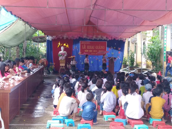 Lễ khai giảng năm học 2017-2018 tại trường Tiểu học Xuân Lạc. Ảnh: Hoàng Lan. 