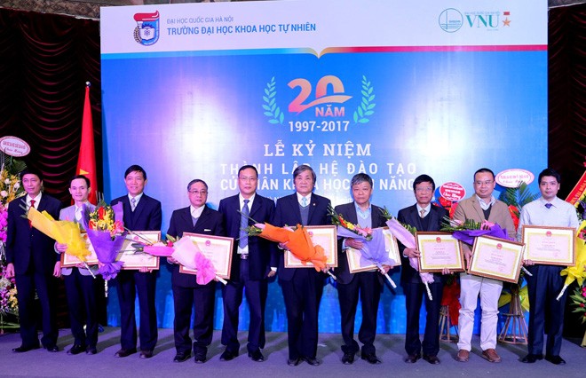 ĐH Quốc gia Hà Nội tổ chức lễ kỷ niệm 20 năm thành lập hệ đào tạo cử nhân khoa học tài năng