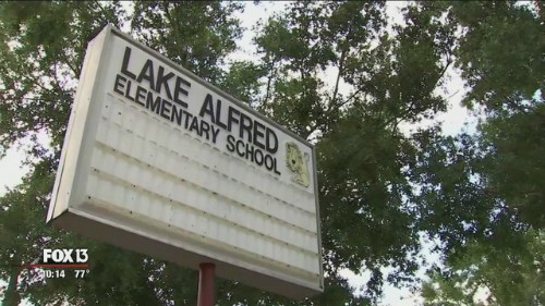 Trường tiểu học Lake Alfred, Florida, Mỹ. Ảnh: Fox13 