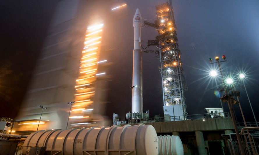 Tàu vũ trụ không người lái InSight đã được phóng vào lúc 4 giờ 05 phút sáng 5/5 (theo giờ Thái Bình Dương) bằng tên lửa đẩy Atlas V. (Nguồn: EPA) 