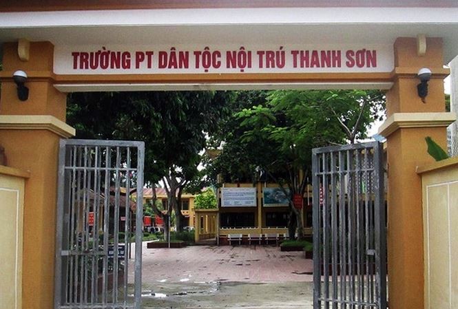 Hiệu trưởng Trường phổ thông Dân tộc Nội trú trung học cơ sở huyện Thanh Sơn, tỉnh Phú Thọ bị tố lạm dụng hàng loạt học sinh nam.