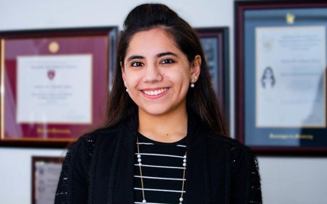 Dafne Almazán, nhà tâm lý học 17 tuổi vừa trúng tuyển chương trình thạc sĩ của ĐH Harvard danh tiếng. Ảnh: Mexico News Daily