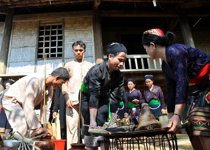 Dân tộc ít người nhất ở Việt Nam với chỉ 376 cư dân