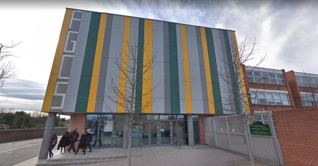 Trường Cộng đồng Forest Gate – Forest Gate Community School, Newham (Ảnh: Google Street View) 