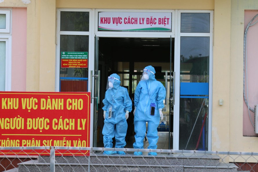 Nghệ An: 8 nhân viên y tế tại Bệnh viện dã chiến dương tính với SARS-CoV-2