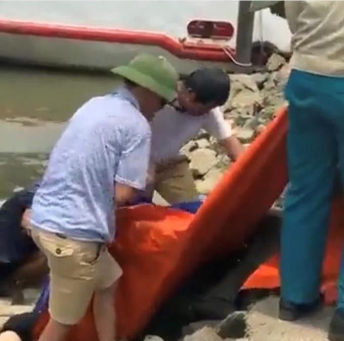 Phát hiện thi thể người phụ nữ trôi dạt vào bờ sông Lam
