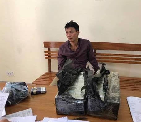 Bắt đối tượng đang vận chuyển 30 bánh heroin vào Sài Gòn tiêu thụ