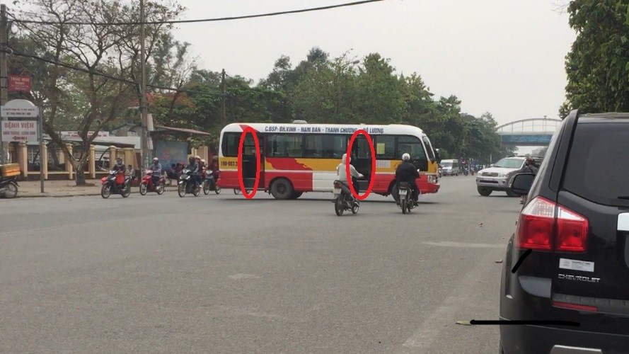 Bát nháo xe buýt tại thành phố Vinh
