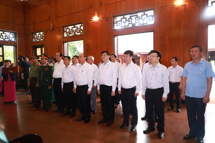 Thủ tướng Nguyễn Xuân Phúc làm việc với tỉnh Nghệ An và Quân khu 4
