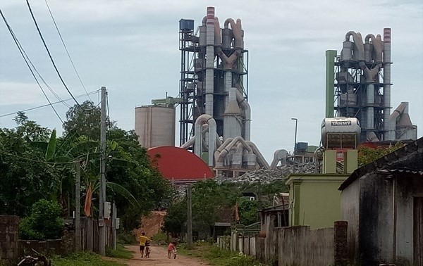 Nhà máy xi măng Sông Lam, xã Bài Sơn, huyện Đô Lương nơi xảy ra vụ tai nạn khiến 1 công nhân thiệt mạng.