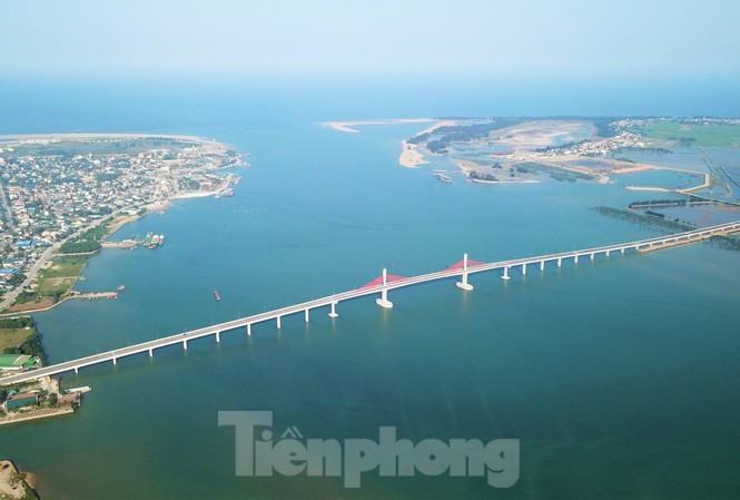 Thông xe cây cầu dài nhất miền Trung
