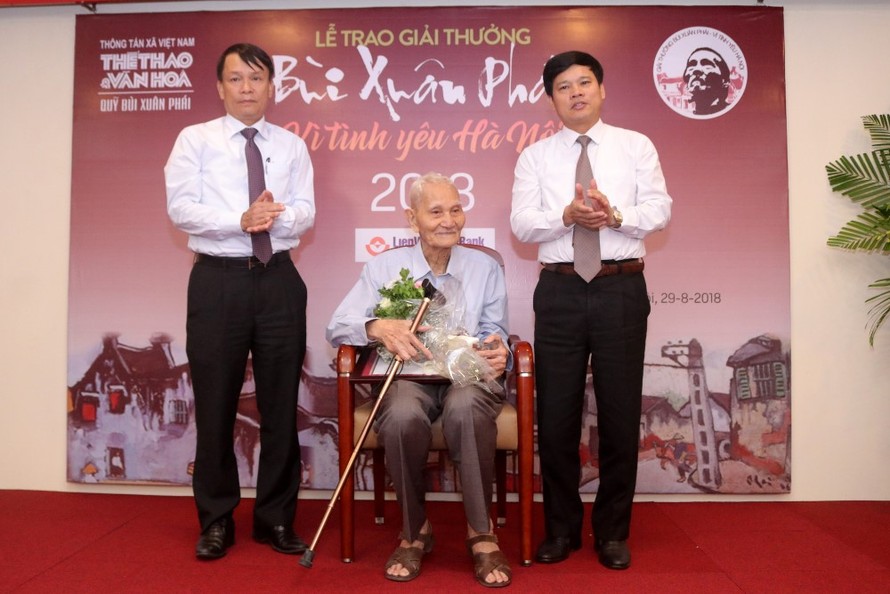 Nhà nghiên cứu Nguyễn Bá Đạm, bạn thân Bùi Xuân Phái nhận giải thưởng Bùi Xuân Phái 2018