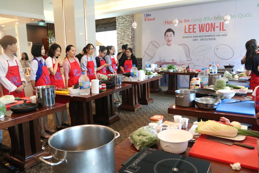 Buổi hướng dẫn nấu ăn của đầu bếp nổi tiếng Hàn Quốc