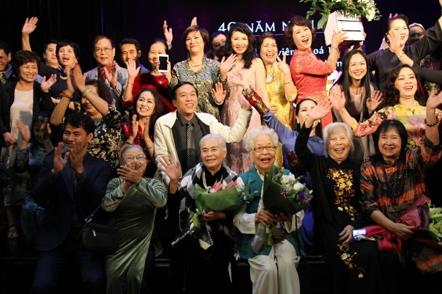 Lớp Diễn viên khóa 1 Nhà hát Kịch Việt Nam tri ân các thầy cô, tụ họp nhân 40 năm