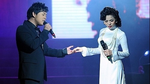 Cặp song ca ăn ý Lệ Quyên-Quang Lê tái ngộ trong đêm nhạc "Sầu tím thiệp hồng"