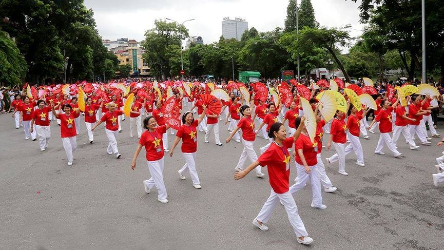 Lễ hội đường phố nhân kỷ niệm 20 năm Hà Nội được vinh danh Thành phố vì hòa bình