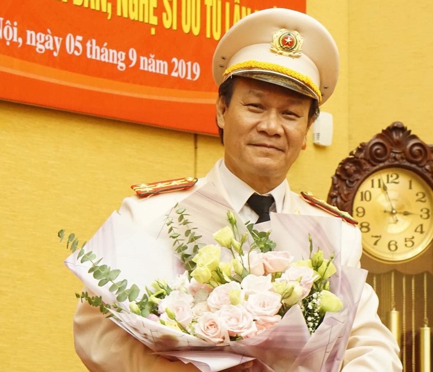 NSND Nguyễn Hải được Bộ trưởng Bộ Công an tôn vinh. Ảnh: Nguyên Khánh